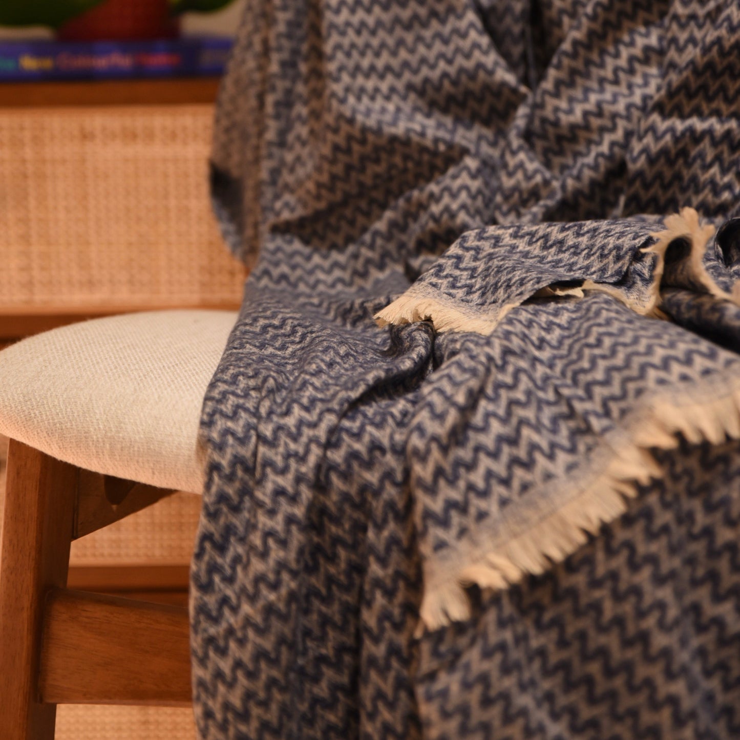 Pure Cashmere Throw Blanket in Midnight Blue